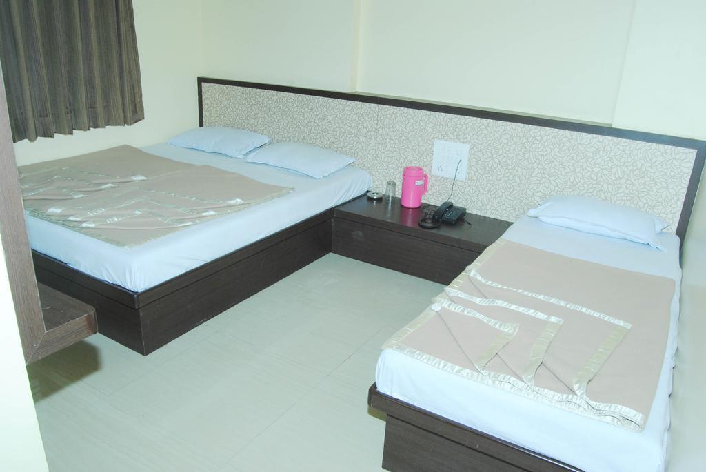 Hotel Sai Niwas Shirdi Esterno foto